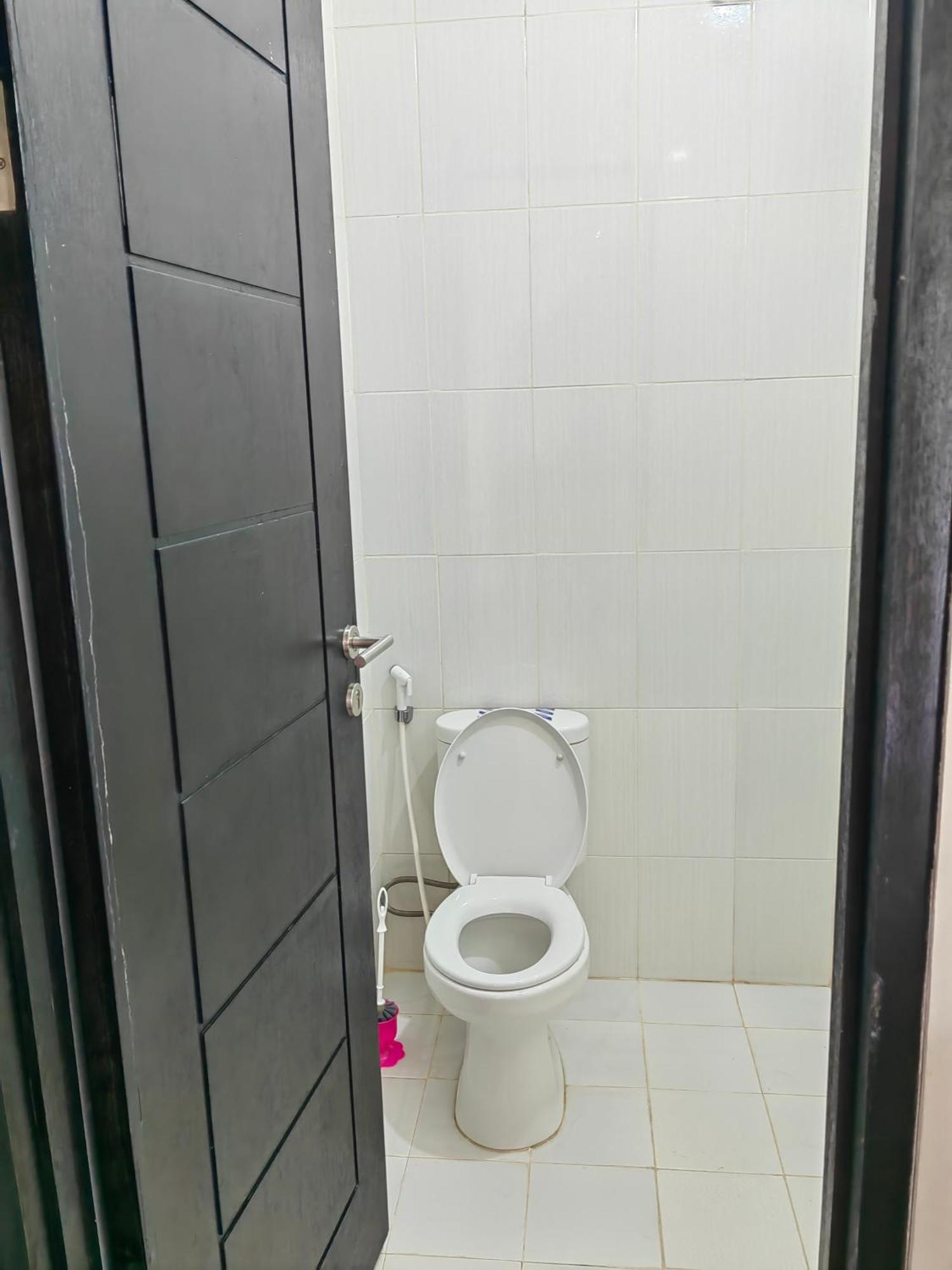 Sweet Tenayan Staycation Near Mall Sudirman Whole House Villa *