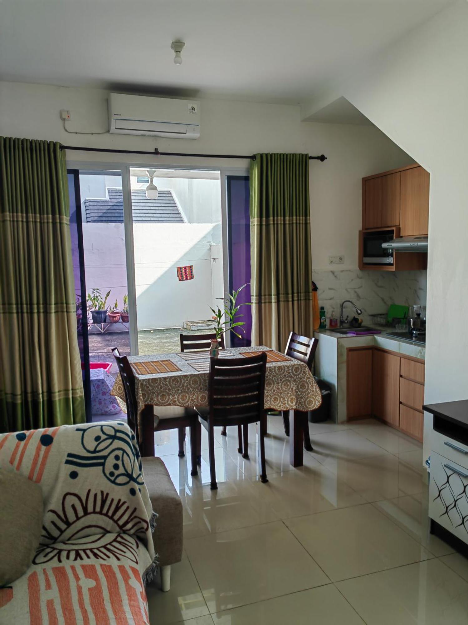 Sweet Tenayan Staycation Near Mall Sudirman Whole House Pekanbaru