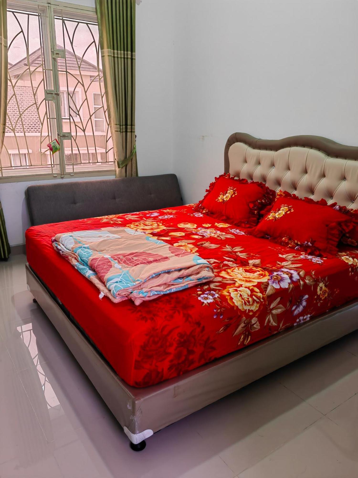 Sweet Tenayan Staycation Near Mall Sudirman Whole House Villa *
