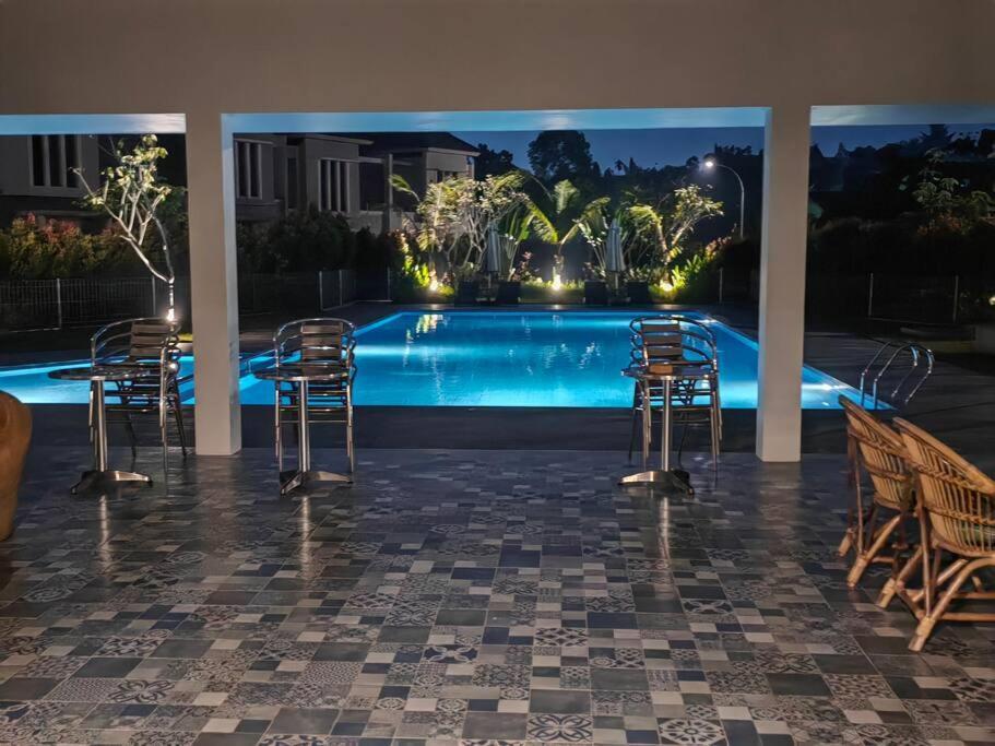 Sweet Tenayan Staycation Near Mall Sudirman Whole House Villa
