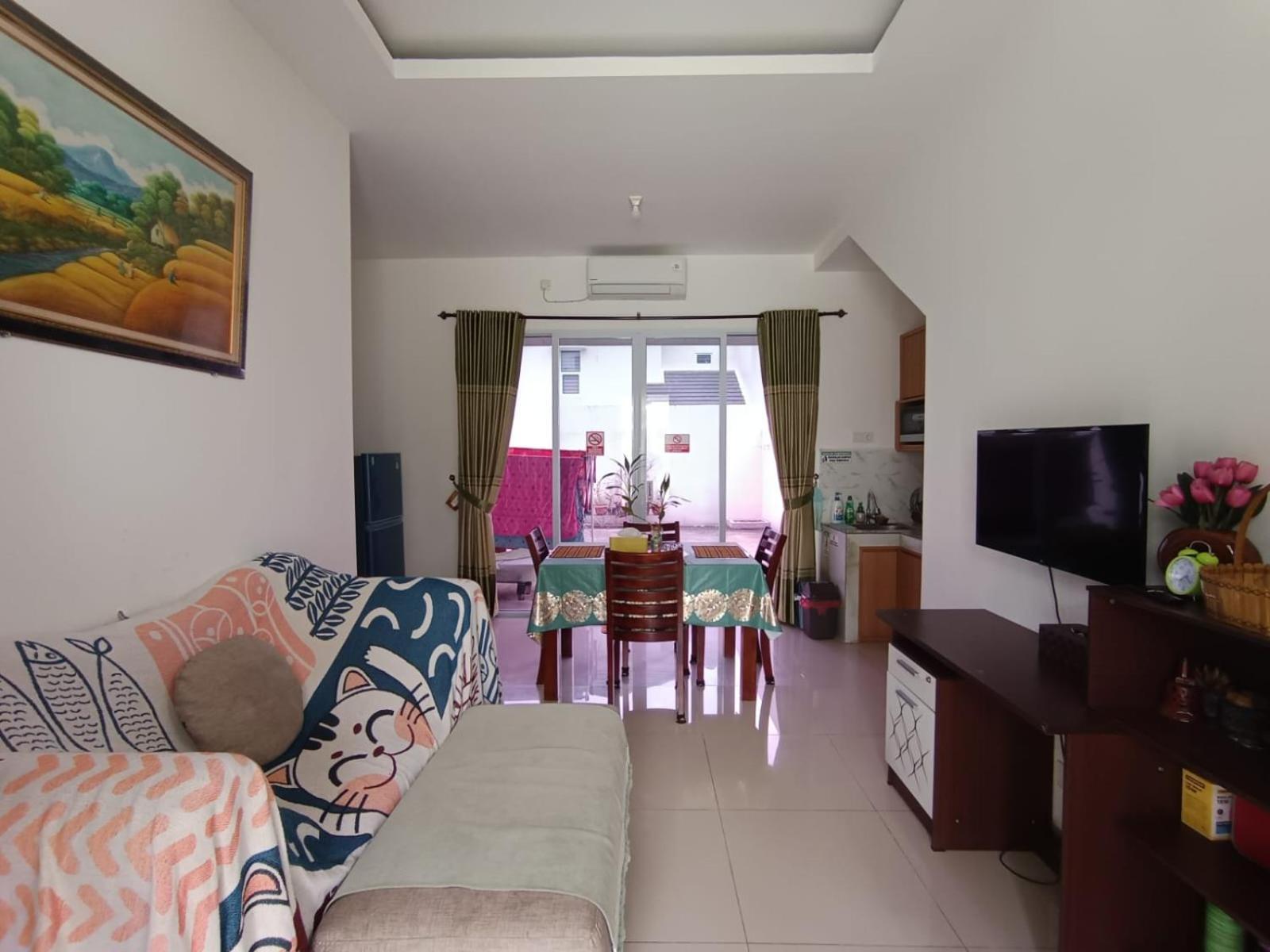 Sweet Tenayan Staycation Near Mall Sudirman Whole House Villa *