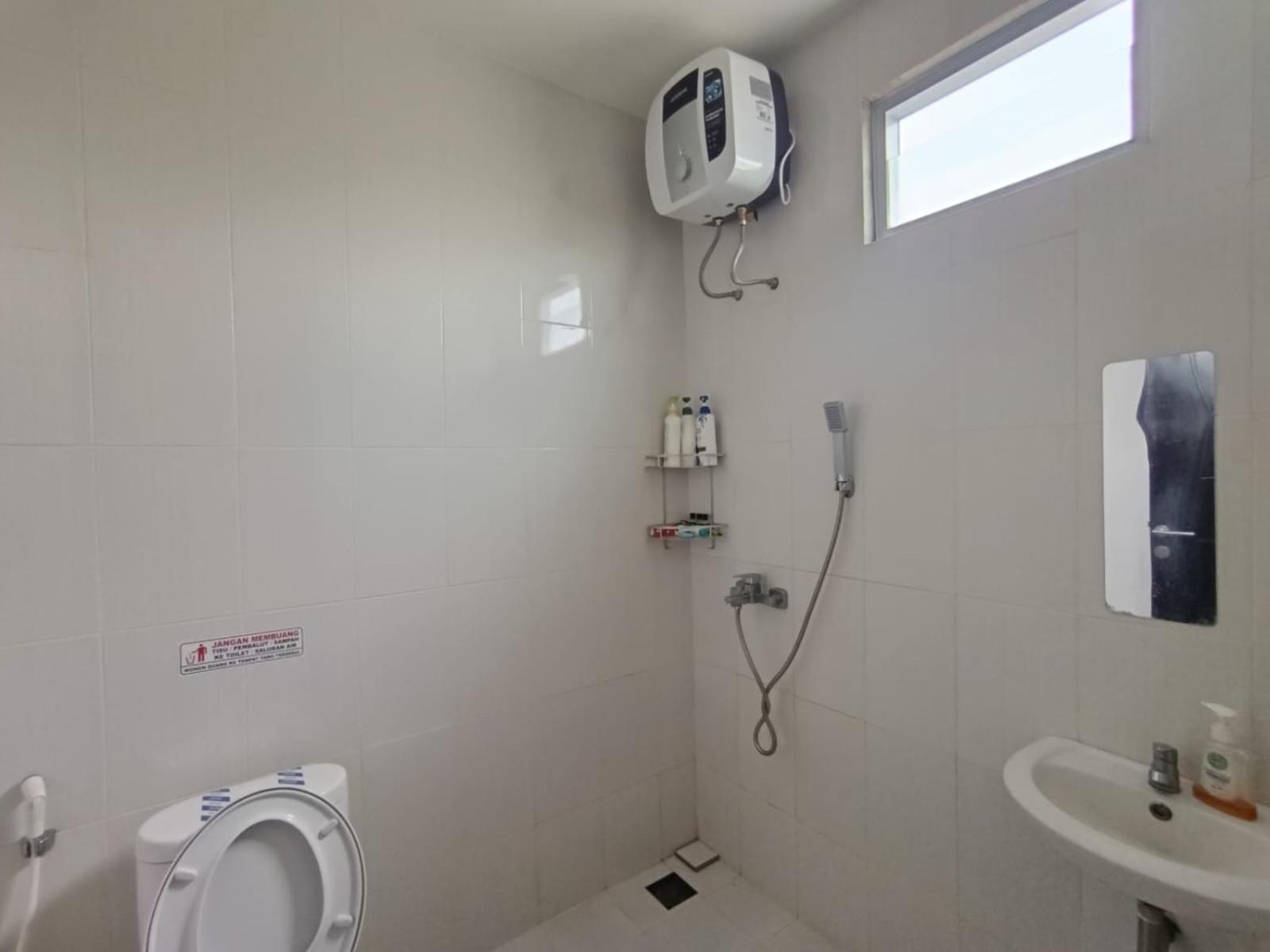 Villa Sweet Tenayan Staycation Near Mall Sudirman Whole House *
