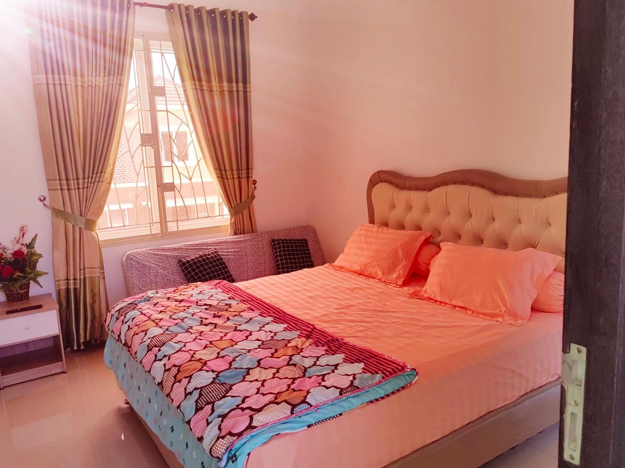 Sweet Tenayan Staycation Near Mall Sudirman Whole House Villa *