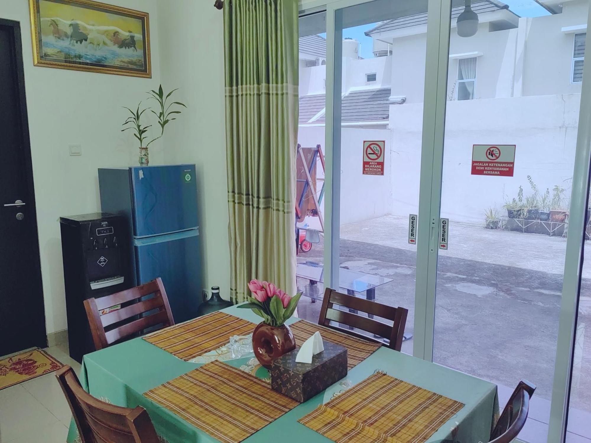 Villa Sweet Tenayan Staycation Near Mall Sudirman Whole House *