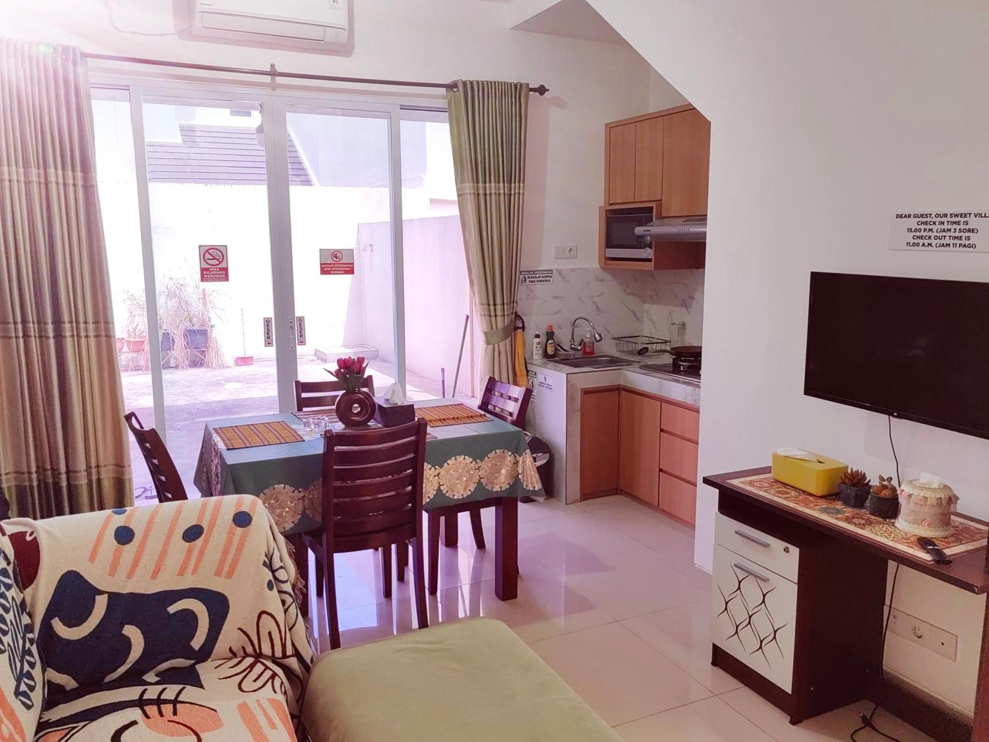 Sweet Tenayan Staycation Near Mall Sudirman Whole House Pekanbaru